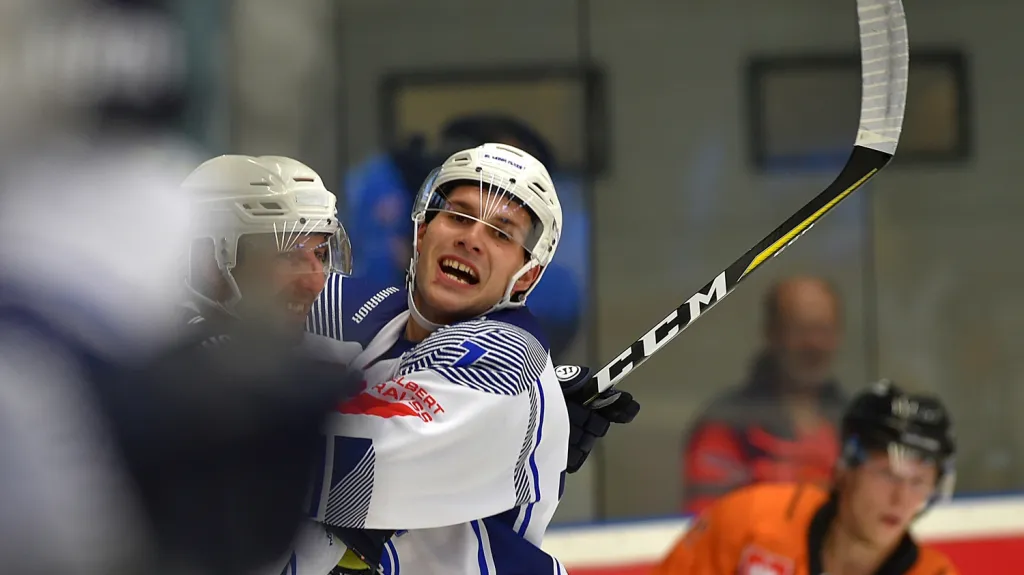 Luboš Rob se raduje z branky