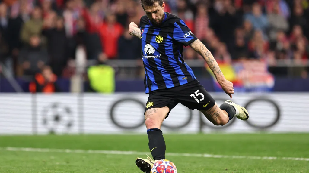 Francesco Acerbi z Interu Milán v akci