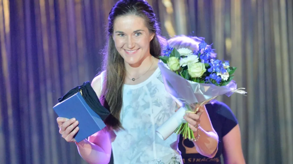 Vítězka v kategorii alpských disciplín a Král bíle stopy Šárka Strachová