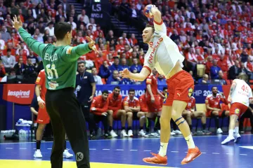 Mathias Gidsel při střelbě proti Tunisku