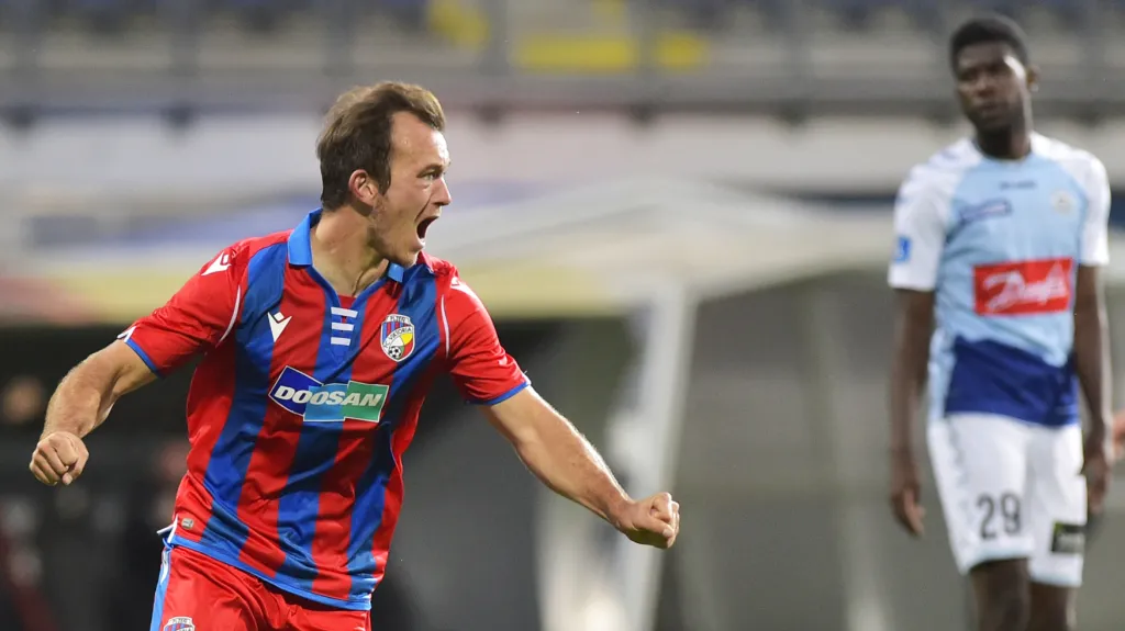 Miroslav Káčer slaví gól