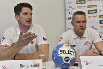 Trenéři Daniel Kubeš a Jan Filip