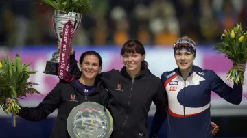 Zleva: Brittany Boweová, Heather Richardsonová a Karolína Erbanová