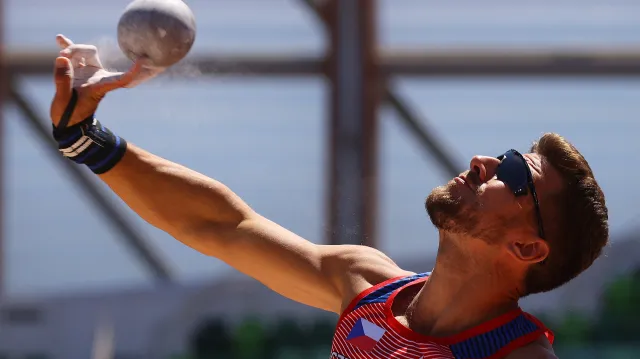 První a nejdelší vrh koulí Jiřího Sýkory