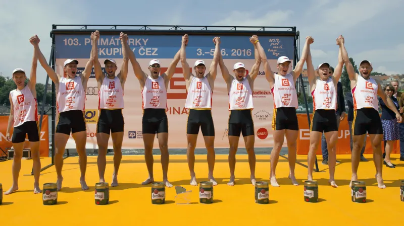 Kombinovaný tým Dukly a ČVK Praha slaví prvenství na Primátorkách