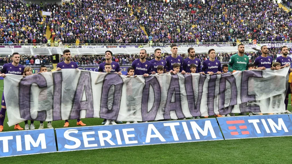 Fotbalisté Fiorentiny uctili památku Davide Astoriho