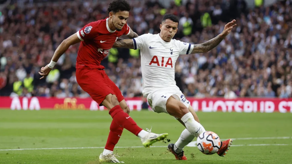Luis Díaz v utkání s Tottenhamem