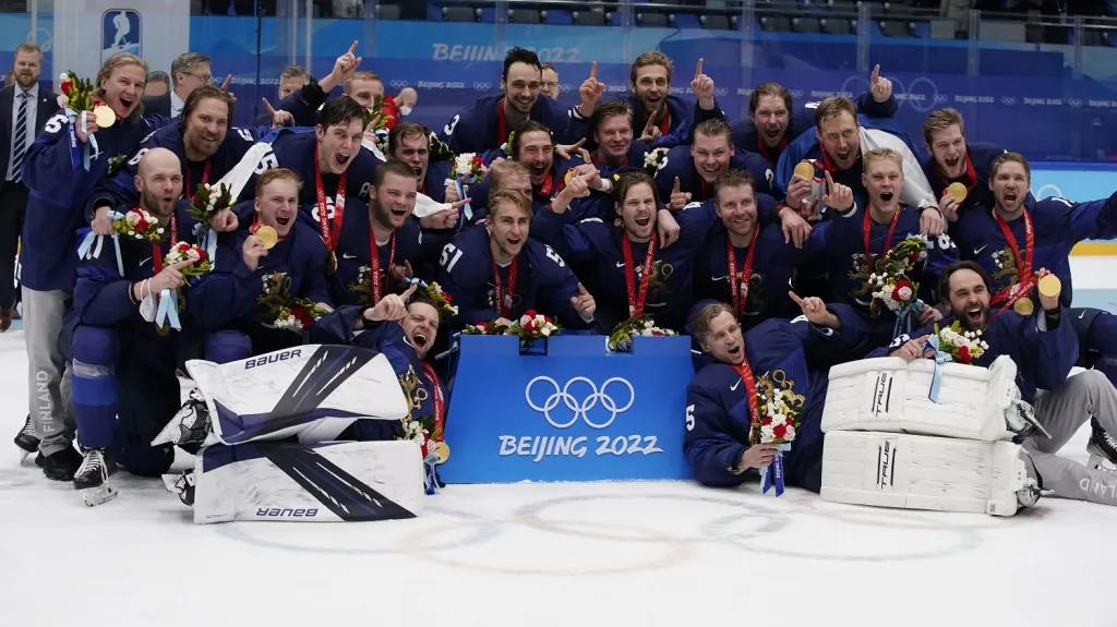Hokejisté Finska po vítězství na olympijském turnaji