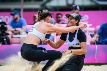 Kylie Neuschaeferová s Martinou Maixnerovou