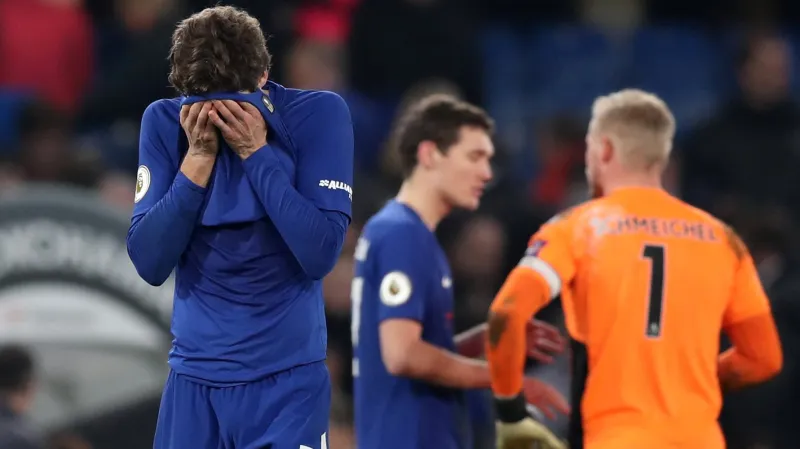 Zklamaný Marcos Alonso z Chelsea