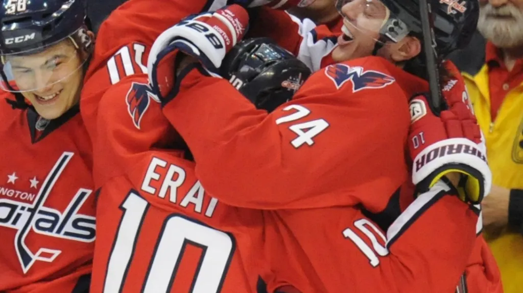 Erat slaví se spoluhráči