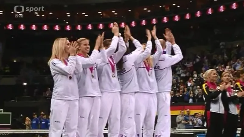 České tenistky slaví triumf ve Fed Cupu