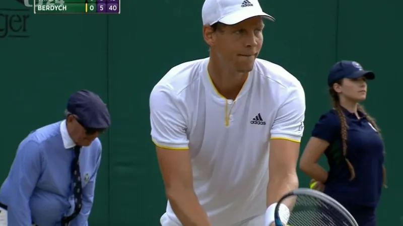 Berdych přetlačil v pětisetové bitvě Thiema a jde do čtvrtfinále