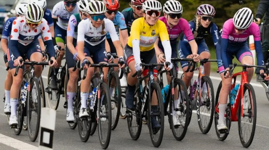 Vítězka Gracie Corinna Lechnerová (ve žlutém)