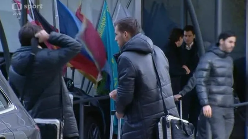 Fotbalisté Německa přiletěli po útocích v Paříži domů