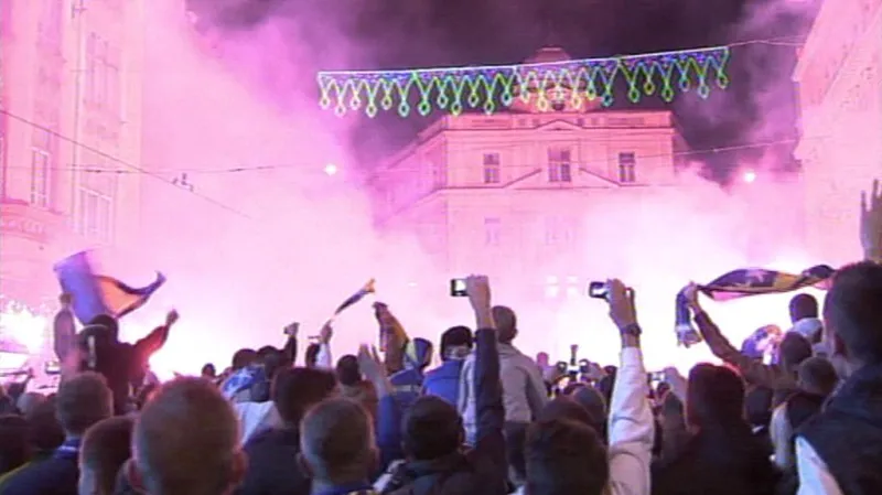 Fotbalisty Bosny a Hercegoviny přivítalo po postupu na MS bouřlivé Sarajevo