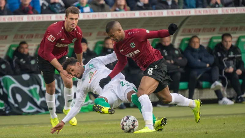 Theodor Gebre Selassie v utkání s Hannoverem