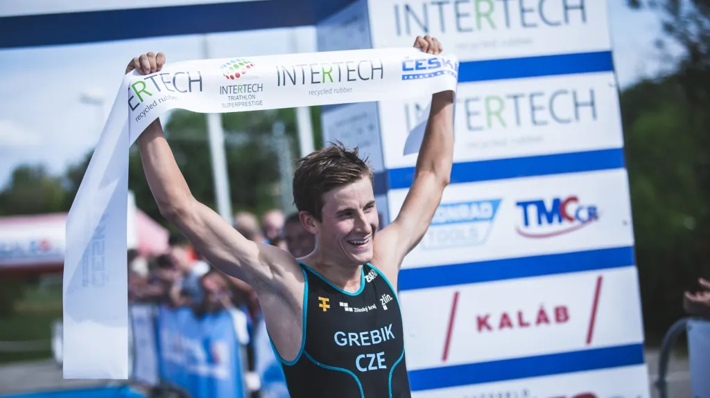 Slavící Radim Grebík