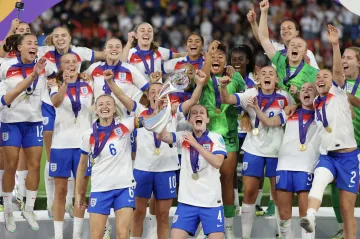 Anglické fotbalistky slaví triumf na Euru