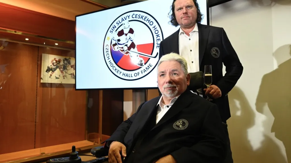 Noví členové Síně slávy českého hokeje Roman Turek a Roman Herink