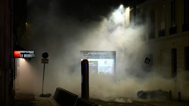 Nepokoje v ulicích Paříže
