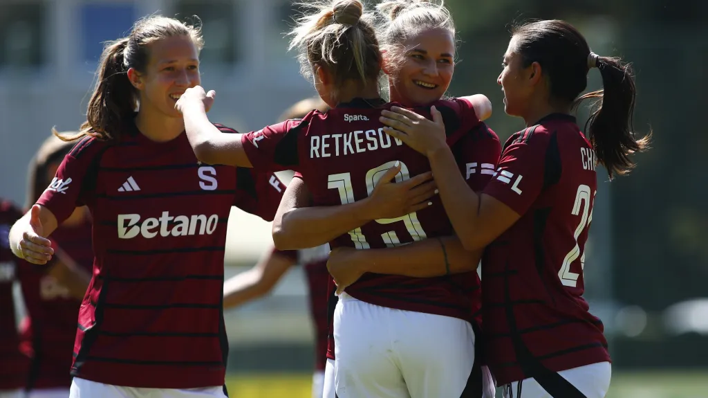 Radost fotbalistek Sparty