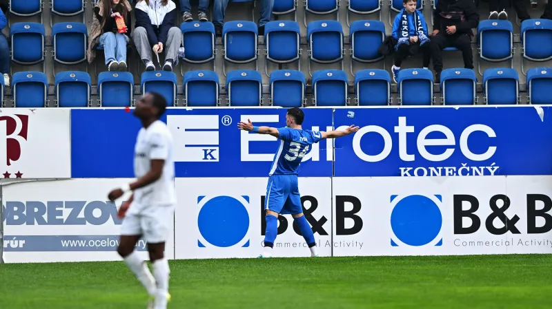 Qëndrim Zyba se raduje z branky