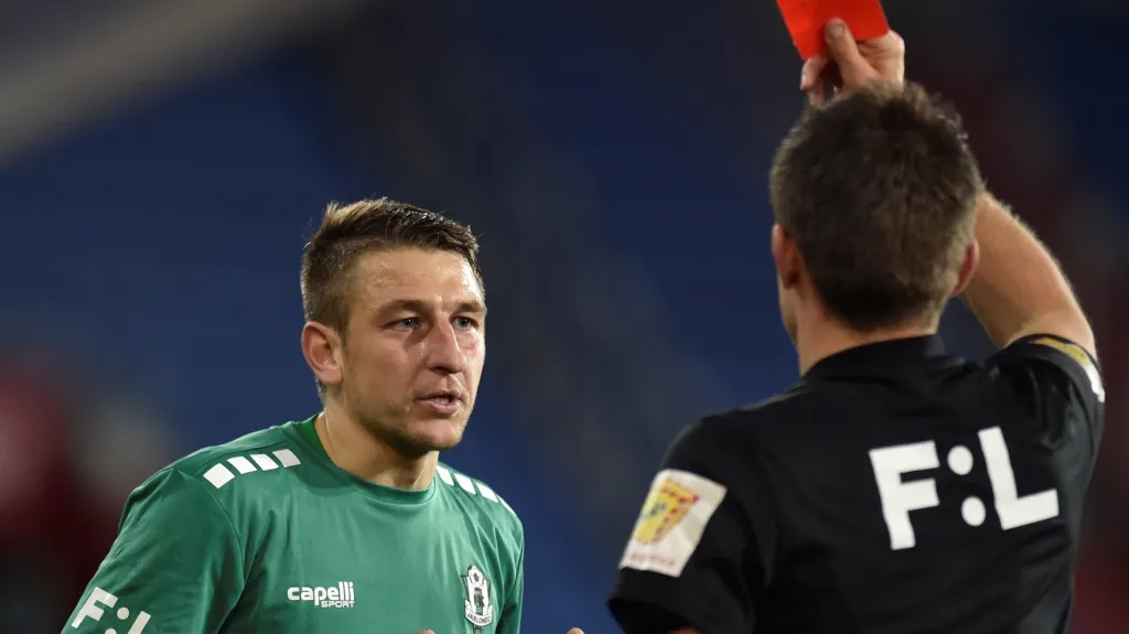 Jan Krob dostává červenou kartu