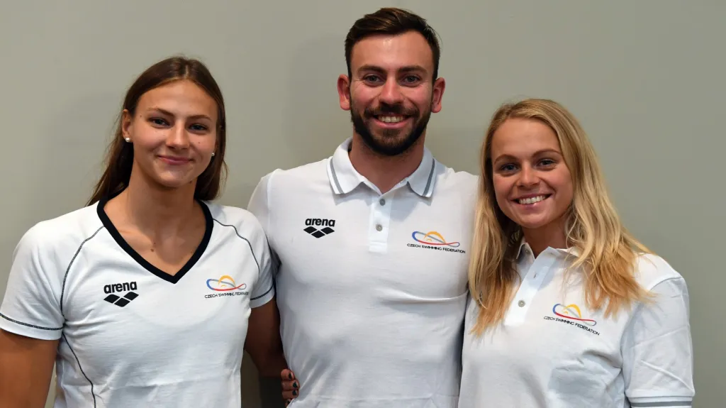 Čeští plavci Barbora Seemanová, Tomáš Franta a Kristýna Horská