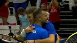 Závěr čtyřhry proti Španělům a vítězná radost v podání Menšíka s Pavláskem