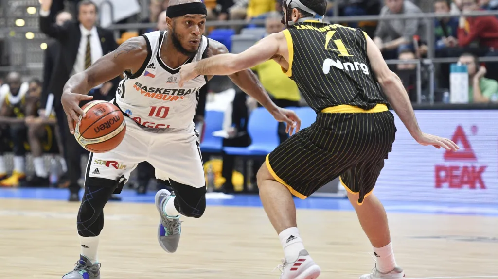 Utkání Nymburk - AEK Atény