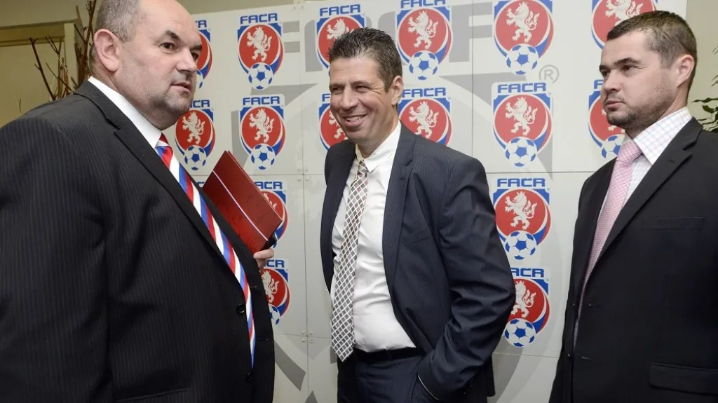 Miroslav Pelta, ředitel legislativy FAČR Petr Doležal a člen výkonného výboru Petr Voženílek