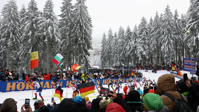Sestřih štafety biatlonistek v Oberhofu