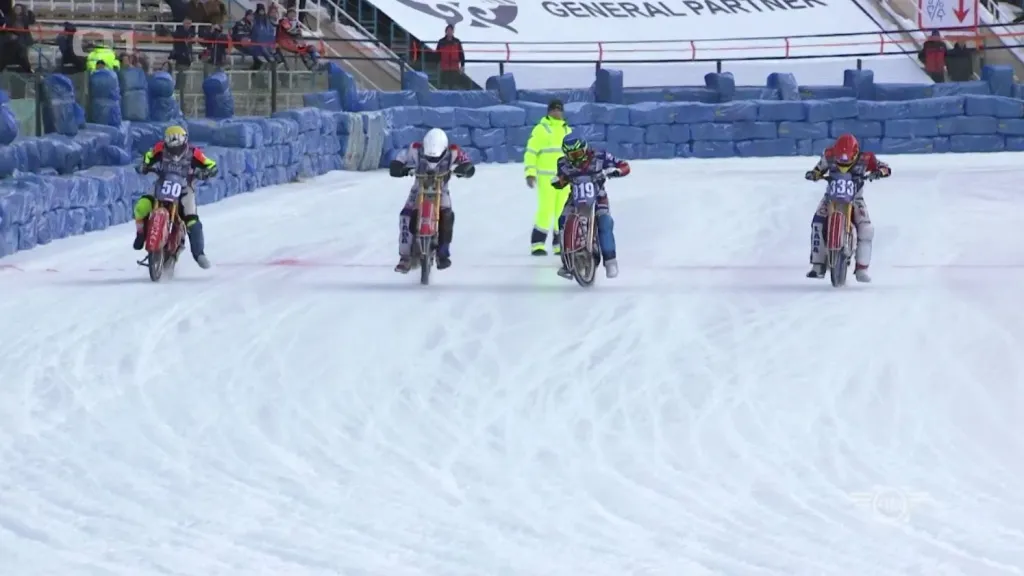 Hutla v Kazachstánu na ledové dráze prolétl až do top 10