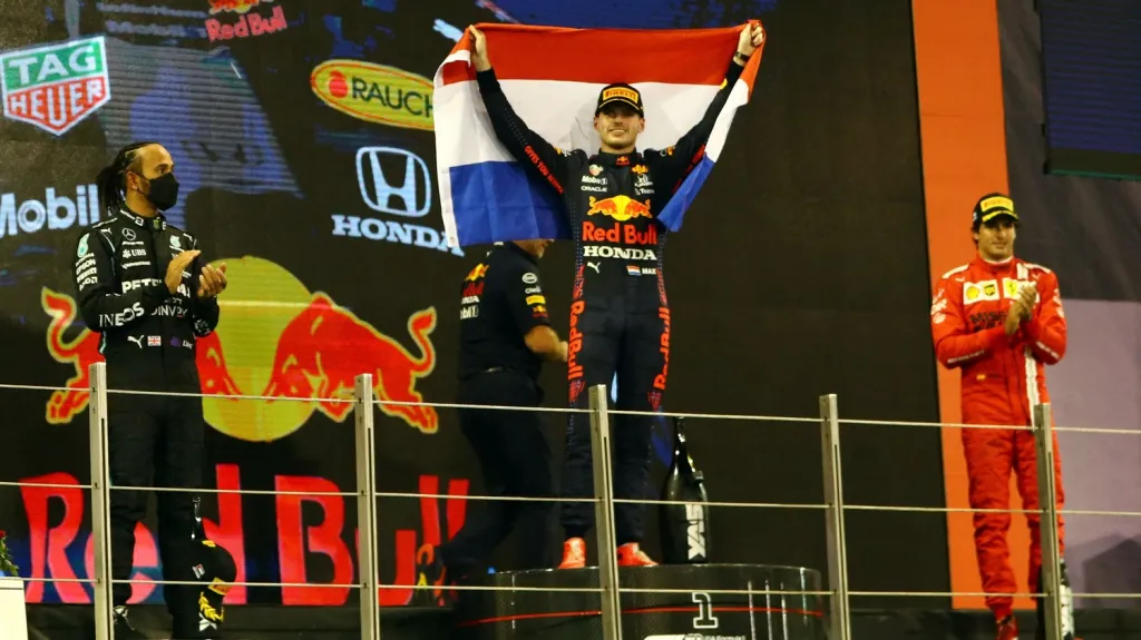 Max Verstappen slaví titul mistra světa