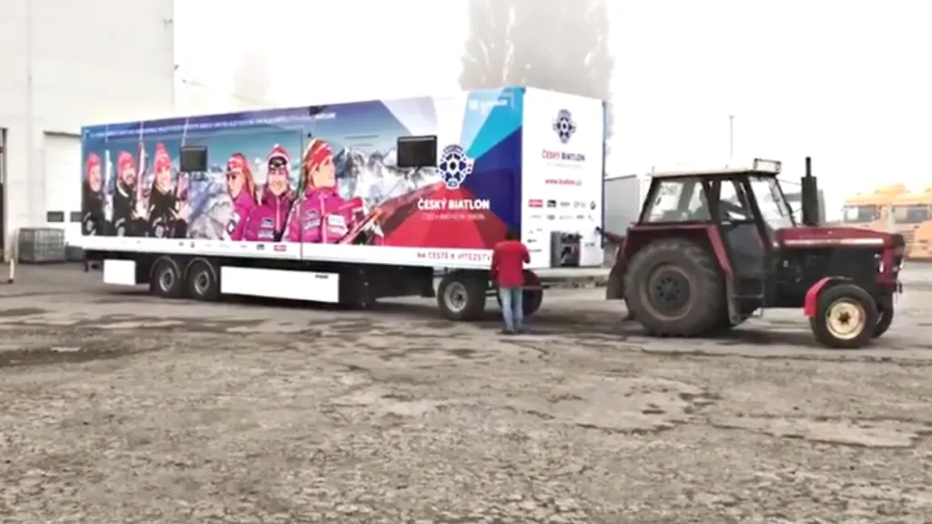 Servisní kamion českých biatlonistů