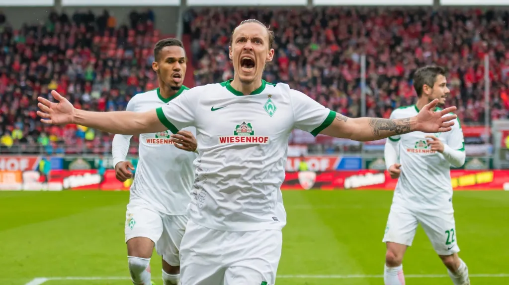 Max Kruse se raduje z branky