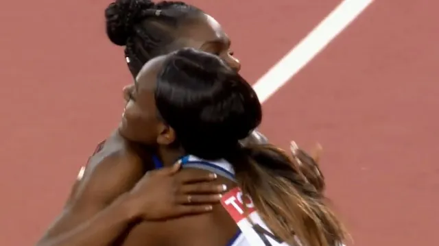 Finále štafety žen na  4x100 m