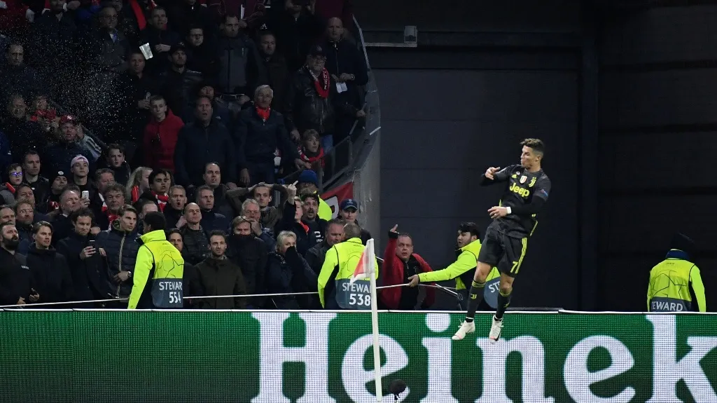 Cristiano Ronaldo a jeho tradiční gólová oslava