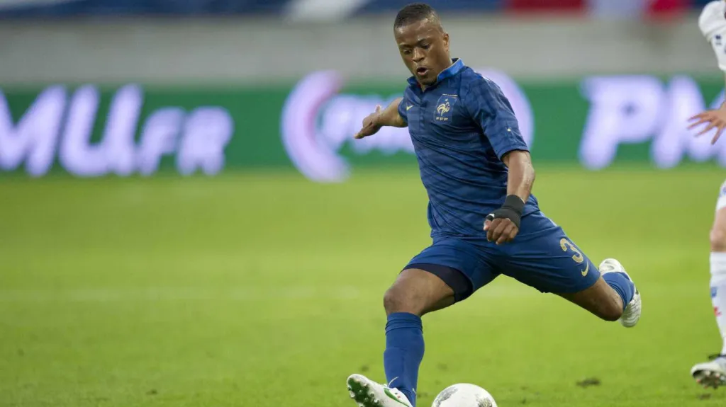 Francouzský obránce Patrice Evra