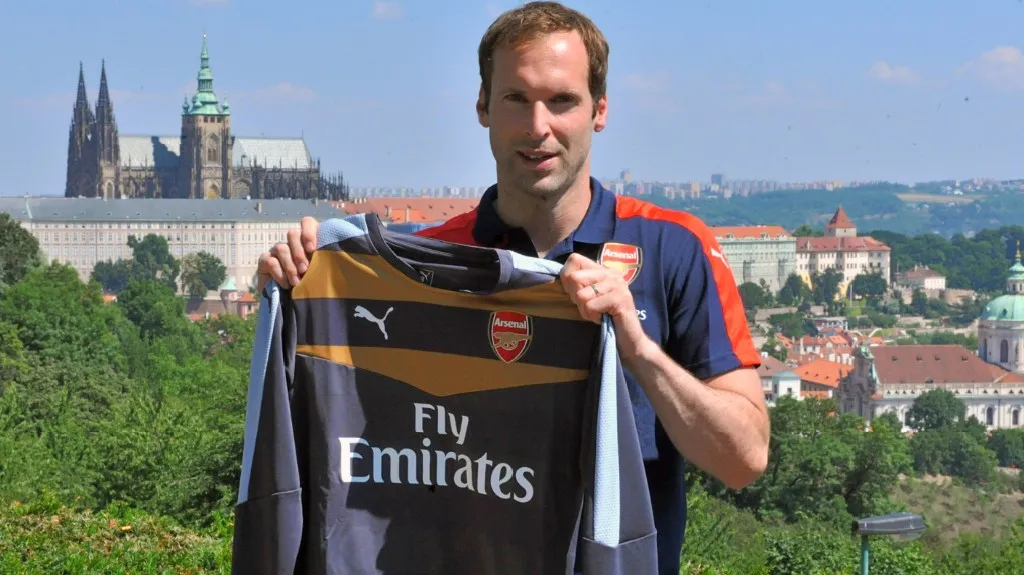 Brankář Arsenalu Petr Čech