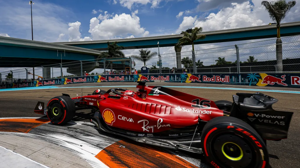 Charles Leclerc na okruhu v Miami