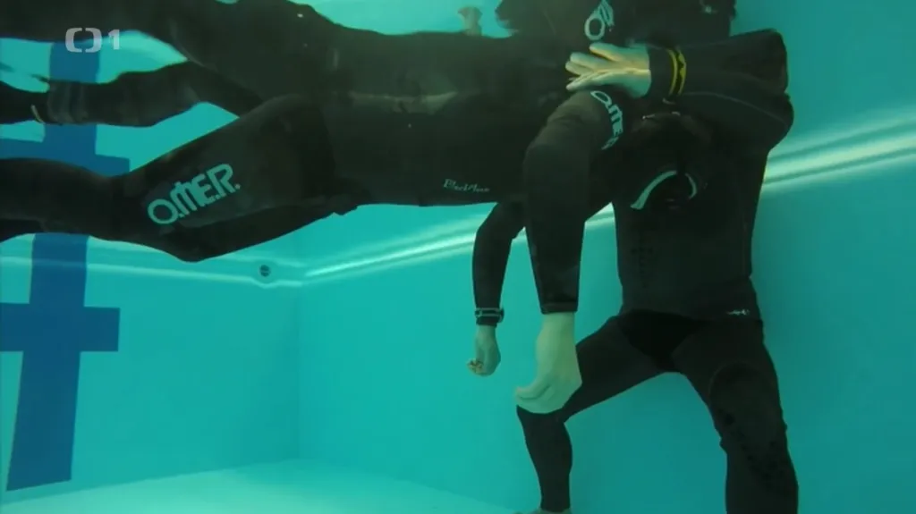 Trenér freedivingu: Díky tréninku víme, kdy je čas vylézt z vody