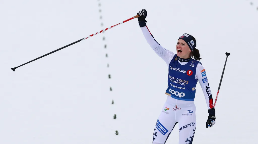 Norská sdruženářka Gyda Westvoldová Hansenová slaví zlato před domácím publikem