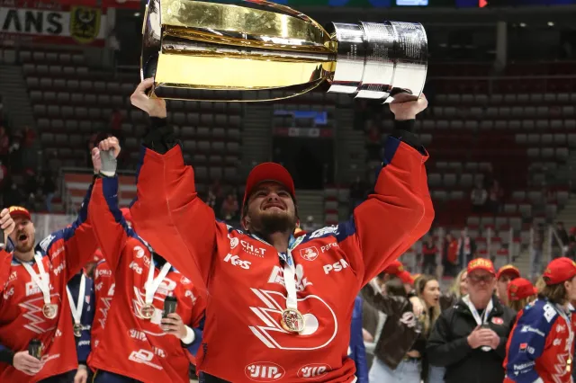 Mistrovské Pardubice se rozloučily s Vomáčkou i Herčíkem, přichází naopak Tomášek