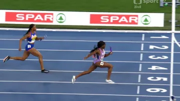 Finále na 4x100 metrů s vítěznými Britkami