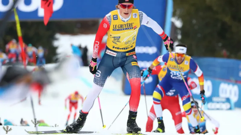 Klaebo těsně porazil Chanavata ve sprintu v Lahti