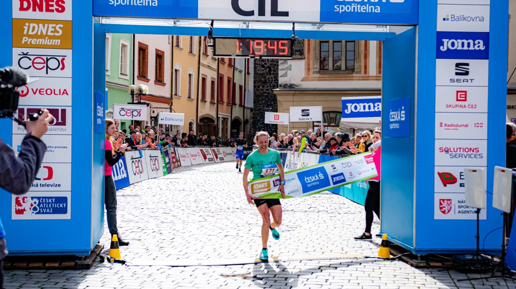 Vítězka půlmaratonu Eva Filipiová