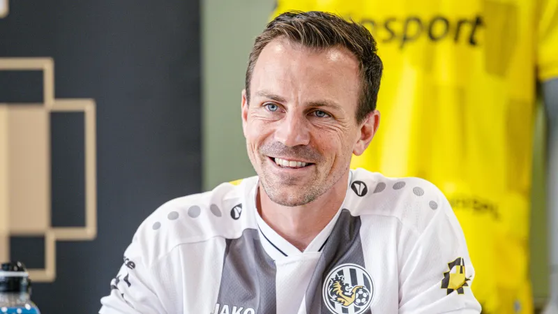 Vladimír Darida na brífinku FC Hradec Králové
