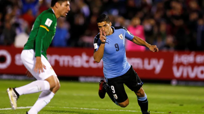 Luis Suárez slaví jeden z gólů proti Bolívii